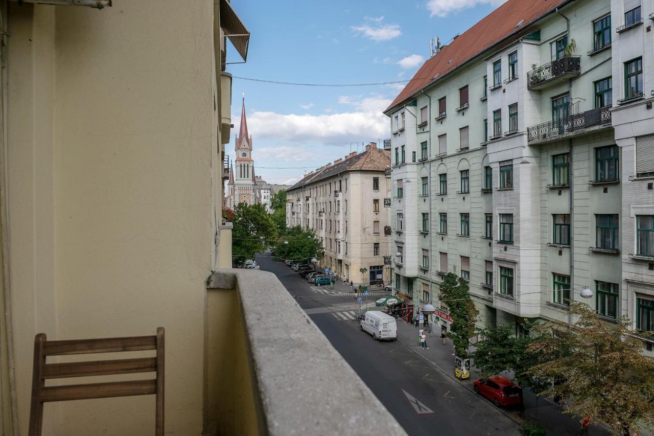 Riverside Balcony Apartment With View To Danube Budapest Exterior photo