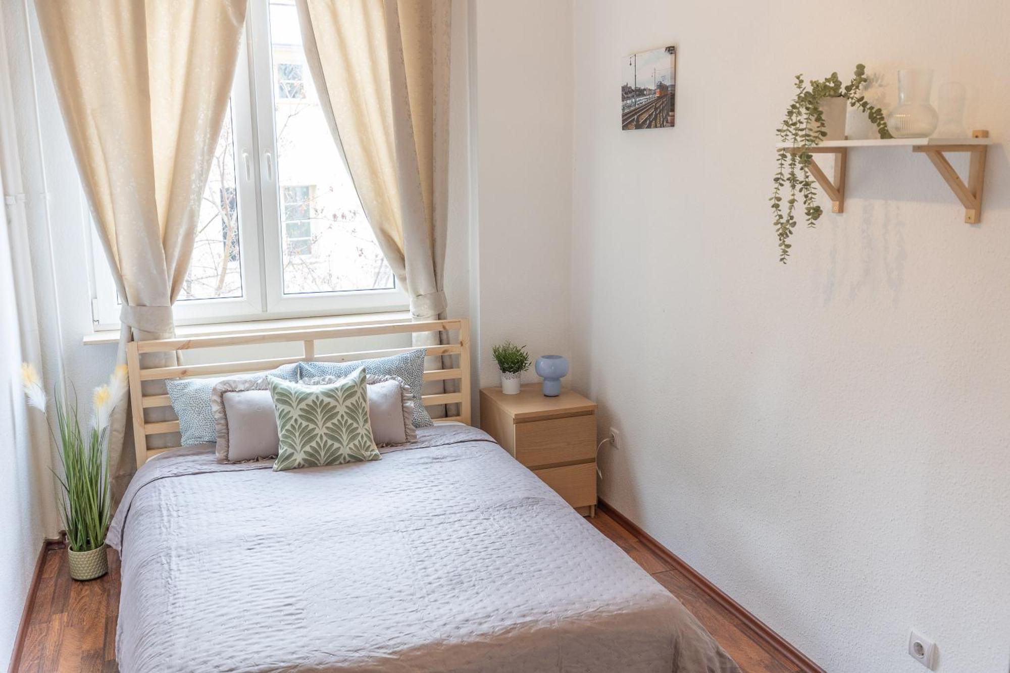 Riverside Balcony Apartment With View To Danube Budapest Exterior photo